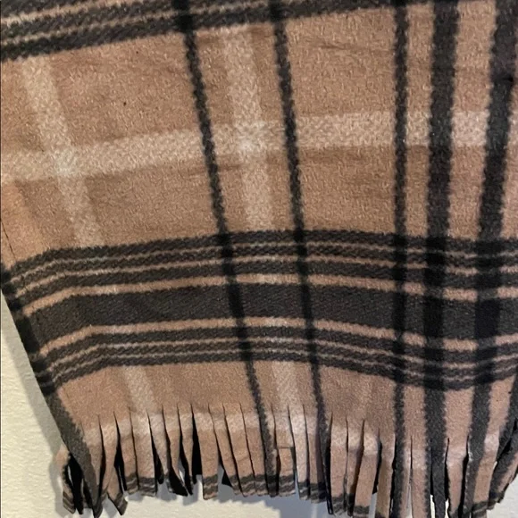 Martha Stewart Collection Black & Tan Cape - Picture 7 of 8